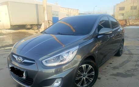 Hyundai Solaris II рестайлинг, 2015 год, 650 000 рублей, 2 фотография