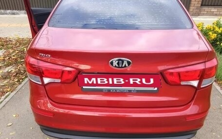 KIA Rio III рестайлинг, 2015 год, 880 000 рублей, 3 фотография