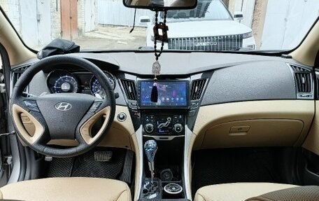 Hyundai Sonata VI, 2011 год, 1 200 000 рублей, 5 фотография