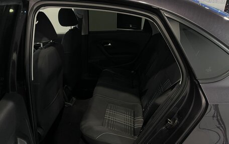 Volkswagen Polo VI (EU Market), 2015 год, 1 020 000 рублей, 25 фотография