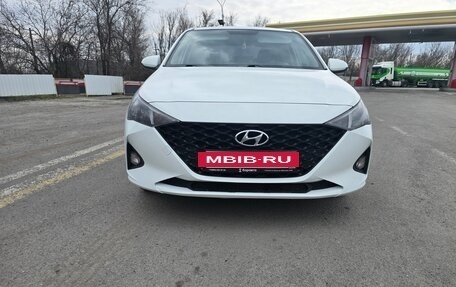 Hyundai Solaris II рестайлинг, 2020 год, 1 650 000 рублей, 4 фотография