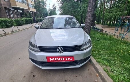 Volkswagen Jetta VI, 2014 год, 890 000 рублей, 2 фотография