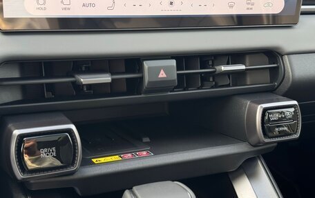 Toyota RAV4, 2025 год, 4 495 000 рублей, 26 фотография