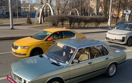 BMW 5 серия, 1984 год, 600 000 рублей, 11 фотография