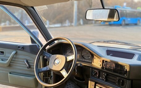 BMW 5 серия, 1984 год, 600 000 рублей, 16 фотография