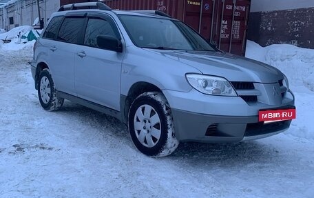 Mitsubishi Outlander III рестайлинг 3, 2008 год, 550 000 рублей, 2 фотография