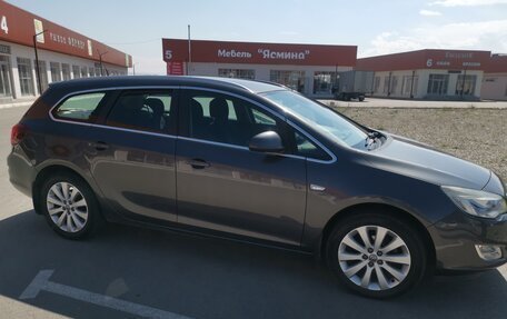 Opel Astra J, 2011 год, 850 000 рублей, 4 фотография