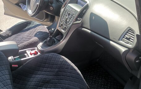 Opel Astra J, 2011 год, 850 000 рублей, 8 фотография