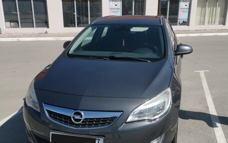 Opel Astra J, 2011 год, 850 000 рублей, 3 фотография
