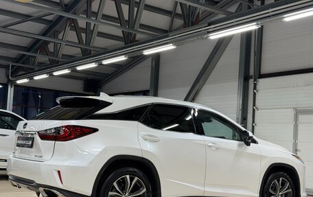 Lexus RX IV рестайлинг, 2017 год, 3 699 000 рублей, 4 фотография