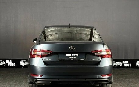 Skoda Superb III рестайлинг, 2019 год, 1 890 000 рублей, 6 фотография