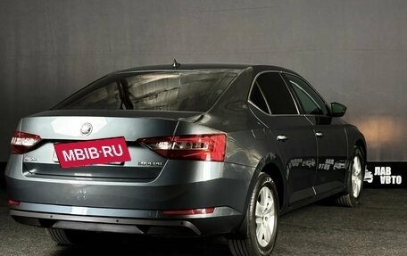 Skoda Superb III рестайлинг, 2019 год, 1 890 000 рублей, 5 фотография