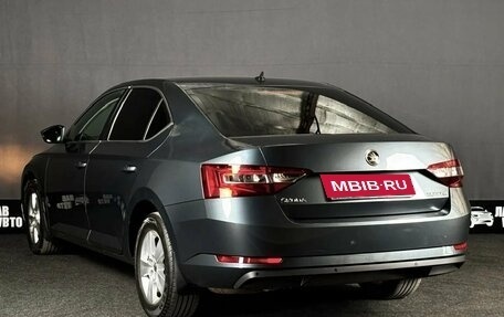 Skoda Superb III рестайлинг, 2019 год, 1 890 000 рублей, 7 фотография