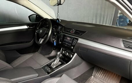 Skoda Superb III рестайлинг, 2019 год, 1 890 000 рублей, 11 фотография