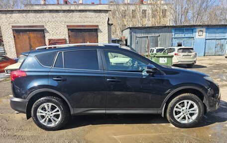 Toyota RAV4, 2015 год, 2 200 000 рублей, 4 фотография