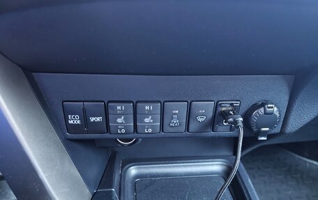 Toyota RAV4, 2015 год, 2 200 000 рублей, 13 фотография