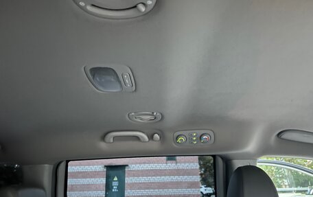 KIA Carnival III, 2006 год, 1 050 000 рублей, 17 фотография