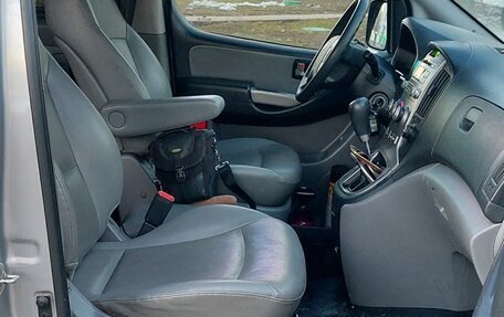 Hyundai Grand Starex Grand Starex I рестайлинг 2, 2015 год, 2 100 000 рублей, 10 фотография