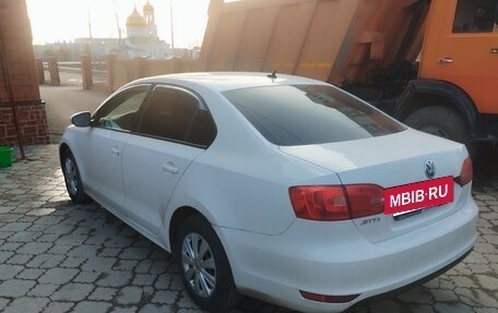 Volkswagen Jetta VI, 2014 год, 860 000 рублей, 2 фотография