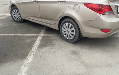 Hyundai Solaris II рестайлинг, 2012 год, 465 000 рублей, 5 фотография