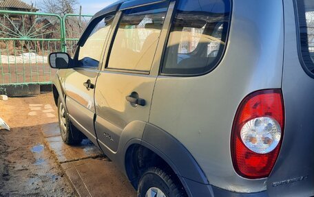 Chevrolet Niva I рестайлинг, 2011 год, 635 000 рублей, 4 фотография