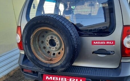 Chevrolet Niva I рестайлинг, 2011 год, 635 000 рублей, 5 фотография