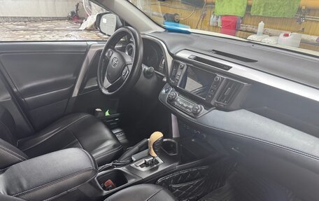 Toyota RAV4, 2017 год, 2 750 000 рублей, 11 фотография