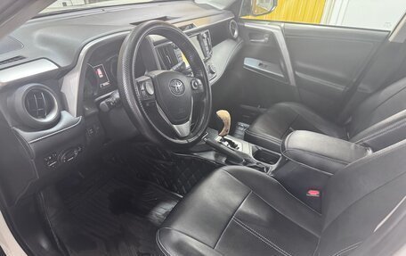 Toyota RAV4, 2017 год, 2 750 000 рублей, 9 фотография