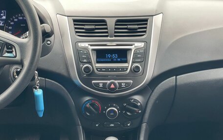 Hyundai Solaris II рестайлинг, 2015 год, 729 000 рублей, 21 фотография