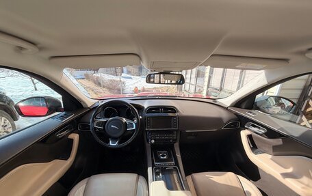 Jaguar F-Pace, 2017 год, 2 350 000 рублей, 12 фотография