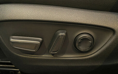 Toyota RAV4, 2021 год, 3 350 000 рублей, 12 фотография