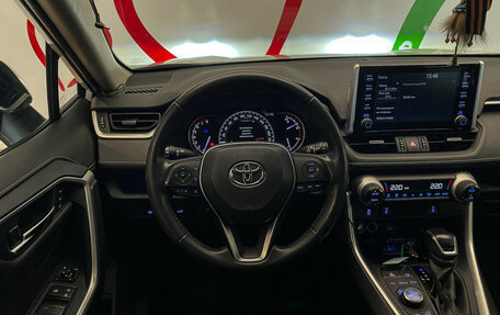 Toyota RAV4, 2021 год, 3 350 000 рублей, 11 фотография