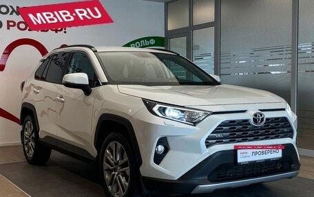 Toyota RAV4, 2021 год, 3 350 000 рублей, 3 фотография