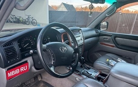 Toyota Land Cruiser 100 рестайлинг 2, 2006 год, 3 900 000 рублей, 5 фотография