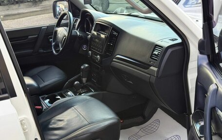 Mitsubishi Pajero IV, 2011 год, 1 700 000 рублей, 13 фотография