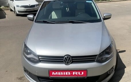 Volkswagen Polo VI (EU Market), 2013 год, 750 000 рублей, 1 фотография