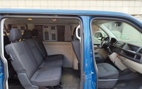 Volkswagen Caravelle T6 рестайлинг, 2018 год, 2 800 000 рублей, 11 фотография