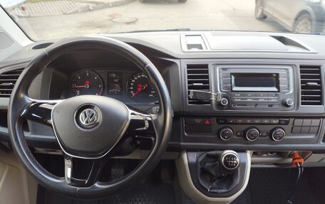 Volkswagen Caravelle T6 рестайлинг, 2018 год, 2 800 000 рублей, 13 фотография