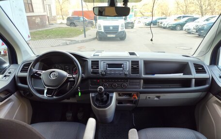 Volkswagen Caravelle T6 рестайлинг, 2018 год, 2 800 000 рублей, 12 фотография