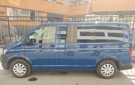 Volkswagen Caravelle T6 рестайлинг, 2018 год, 2 800 000 рублей, 5 фотография