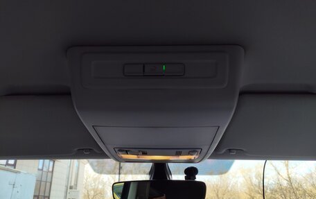 Volkswagen Caravelle T6 рестайлинг, 2018 год, 2 800 000 рублей, 15 фотография