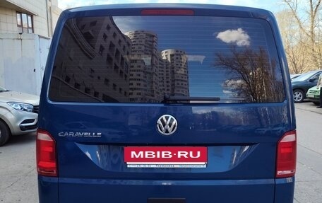 Volkswagen Caravelle T6 рестайлинг, 2018 год, 2 800 000 рублей, 8 фотография