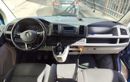 Volkswagen Caravelle T6 рестайлинг, 2018 год, 2 800 000 рублей, 25 фотография