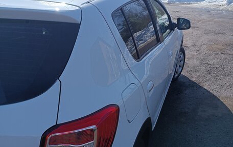 Renault Sandero II рестайлинг, 2018 год, 900 000 рублей, 4 фотография