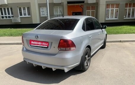 Volkswagen Polo VI (EU Market), 2013 год, 750 000 рублей, 2 фотография