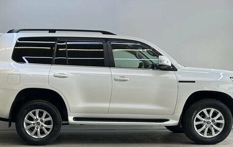 Toyota Land Cruiser 200, 2015 год, 4 990 000 рублей, 4 фотография