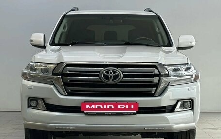 Toyota Land Cruiser 200, 2015 год, 4 990 000 рублей, 2 фотография