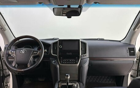 Toyota Land Cruiser 200, 2015 год, 4 990 000 рублей, 9 фотография