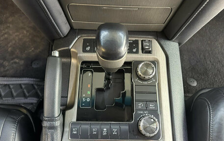 Toyota Land Cruiser 200, 2015 год, 4 990 000 рублей, 13 фотография