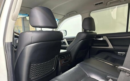 Toyota Land Cruiser 200, 2015 год, 4 990 000 рублей, 21 фотография